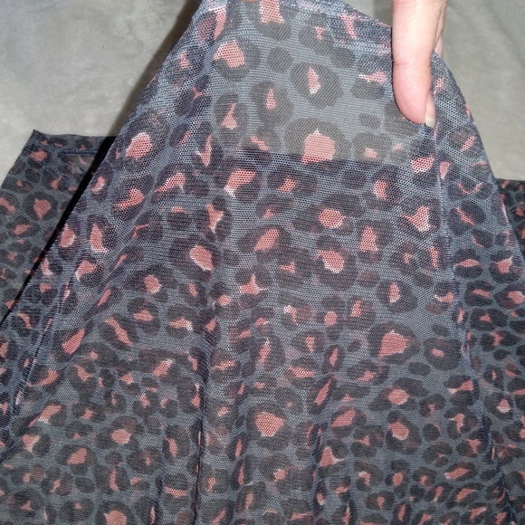 Victoria's Secret Sport Sheer Animal Print Racer Back Tank size L - Picture 7 of 8